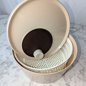 Cream and Brown Salad Spinner